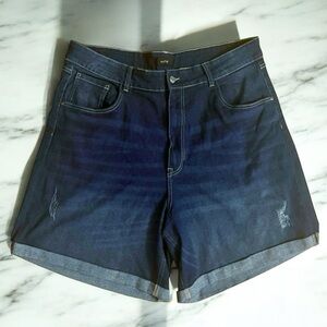 Women's plus size 22 Denim cuffed Jean shorts Distressed Bermuda Sz 22 waist 38